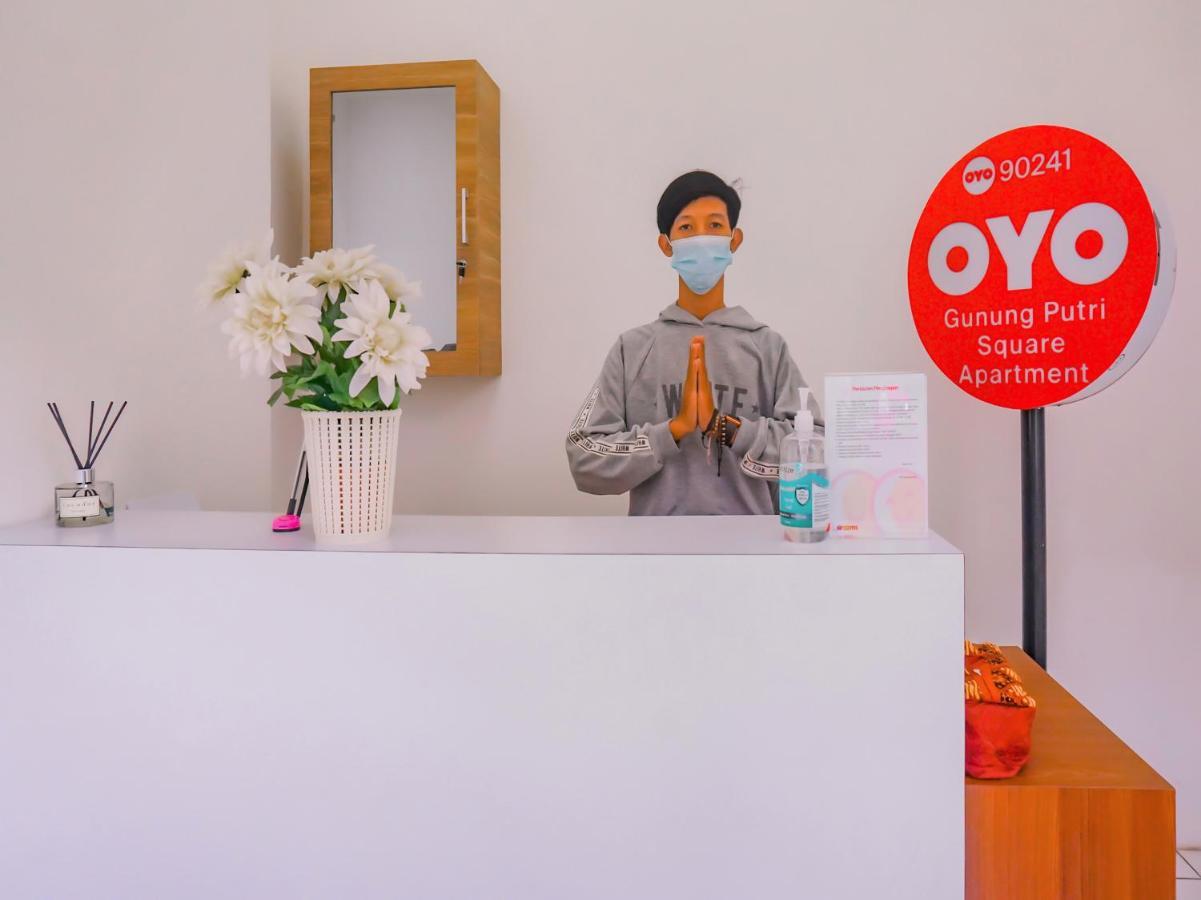 Oyo 90241 Sirooms Apartmen Gunung Putri Bogor Bagian luar foto