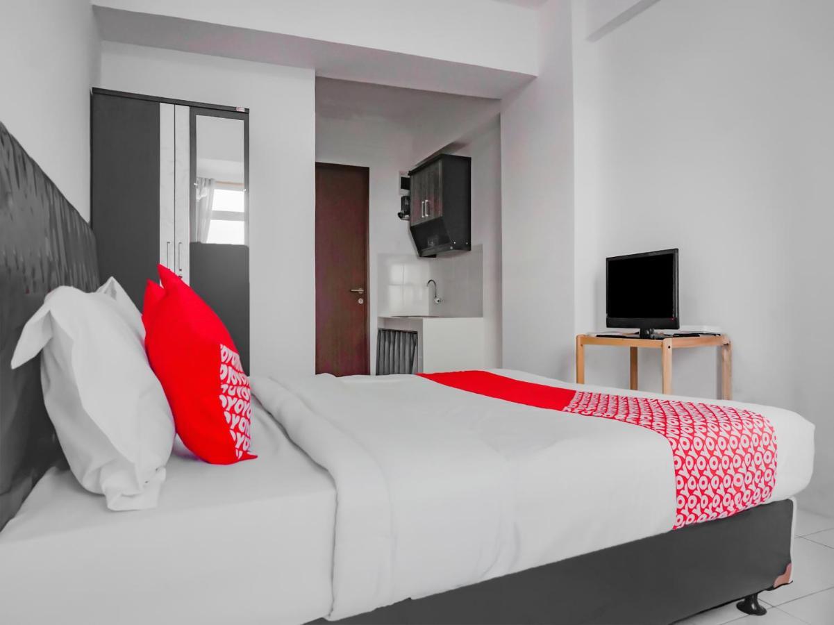 Oyo 90241 Sirooms Apartmen Gunung Putri Bogor Bagian luar foto