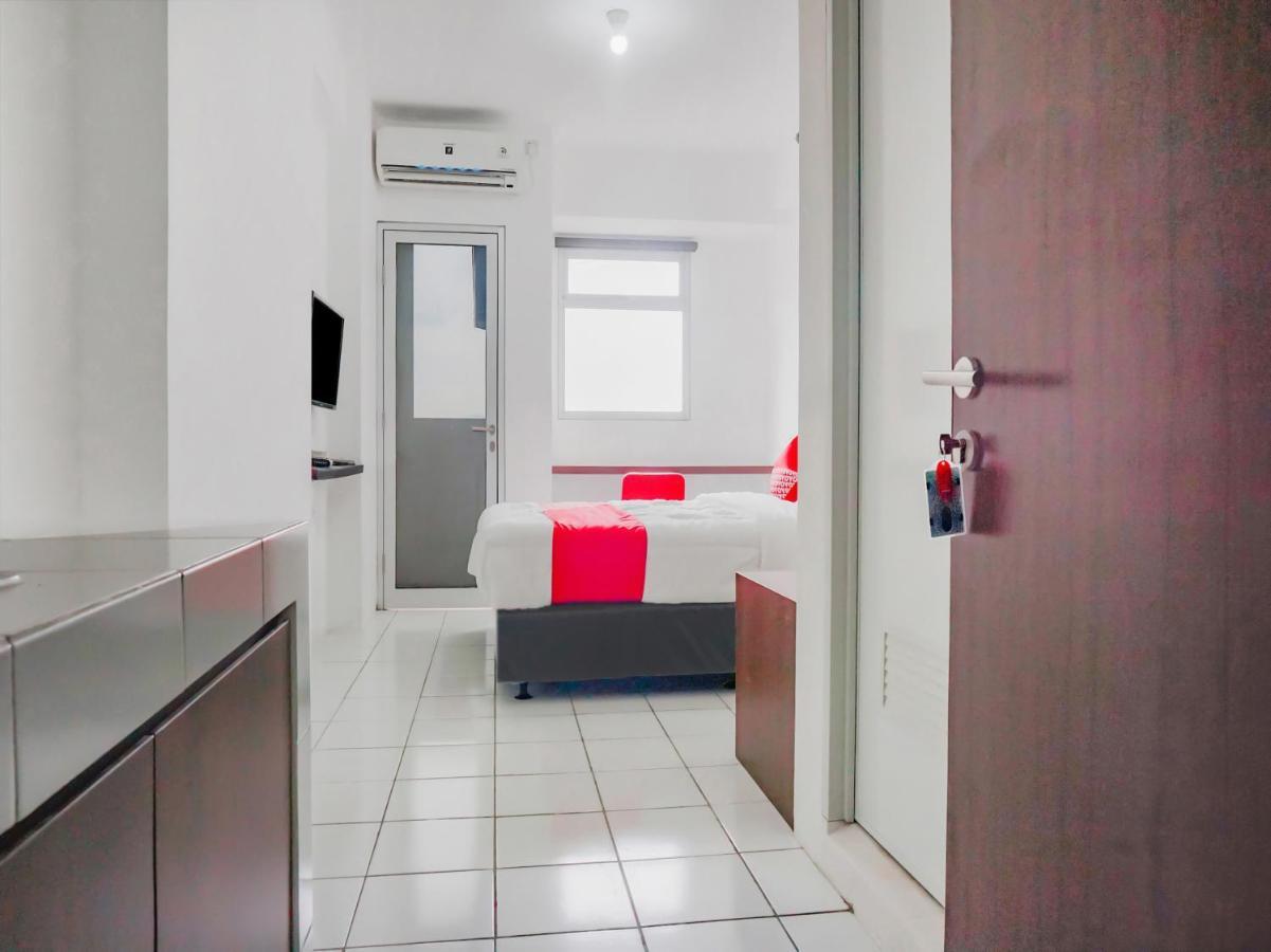 Oyo 90241 Sirooms Apartmen Gunung Putri Bogor Bagian luar foto