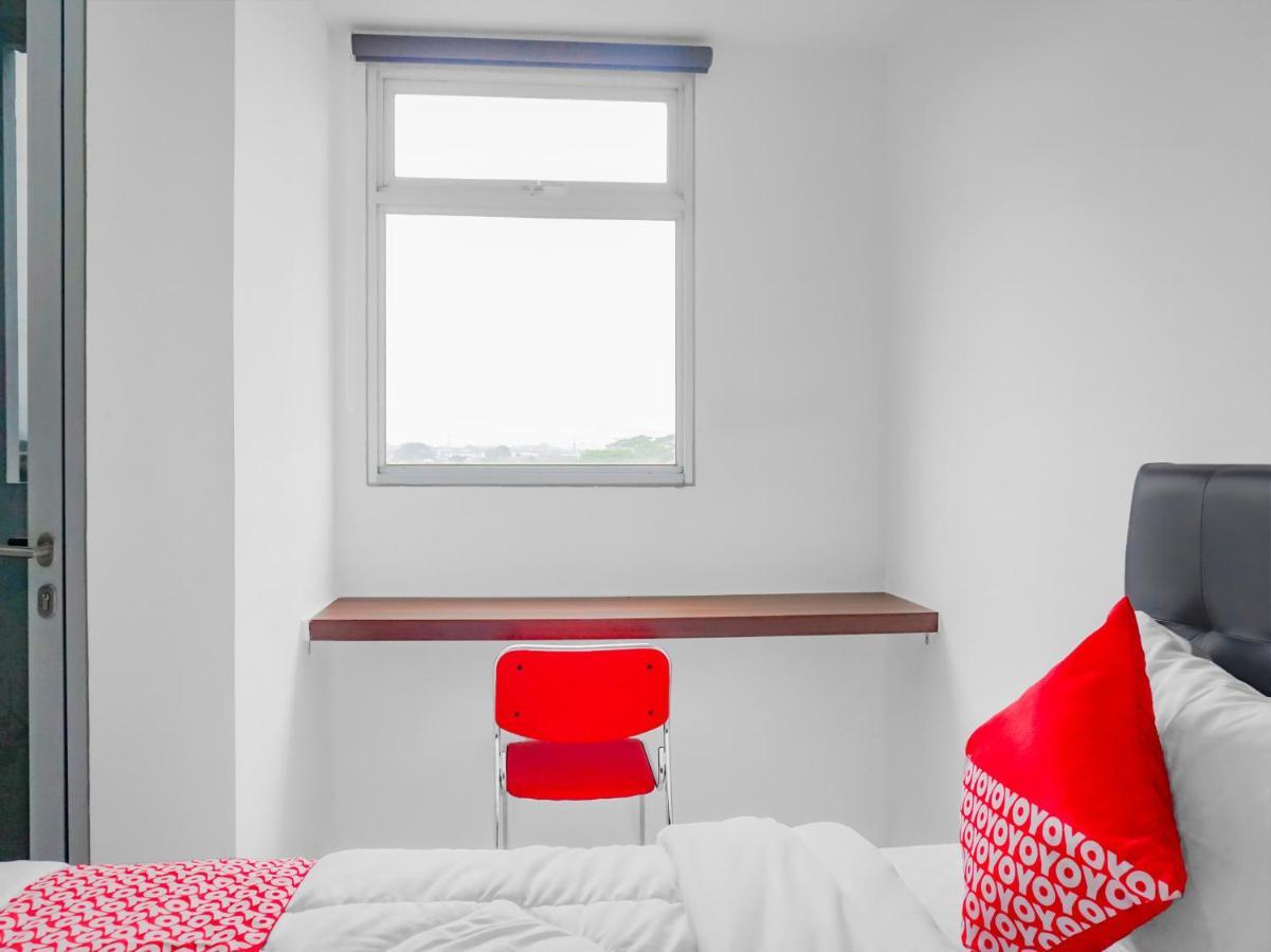 Oyo 90241 Sirooms Apartmen Gunung Putri Bogor Bagian luar foto