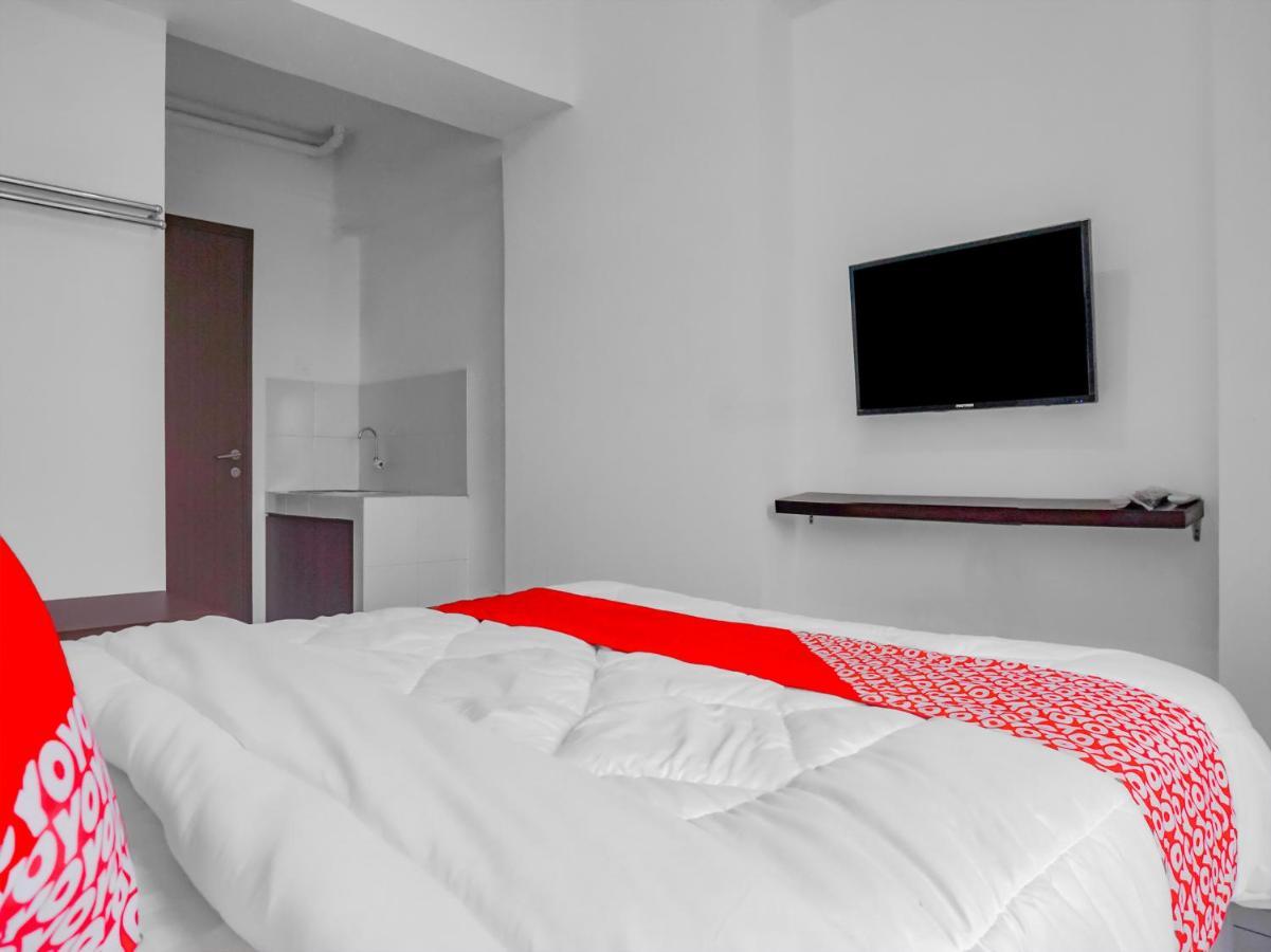 Oyo 90241 Sirooms Apartmen Gunung Putri Bogor Bagian luar foto